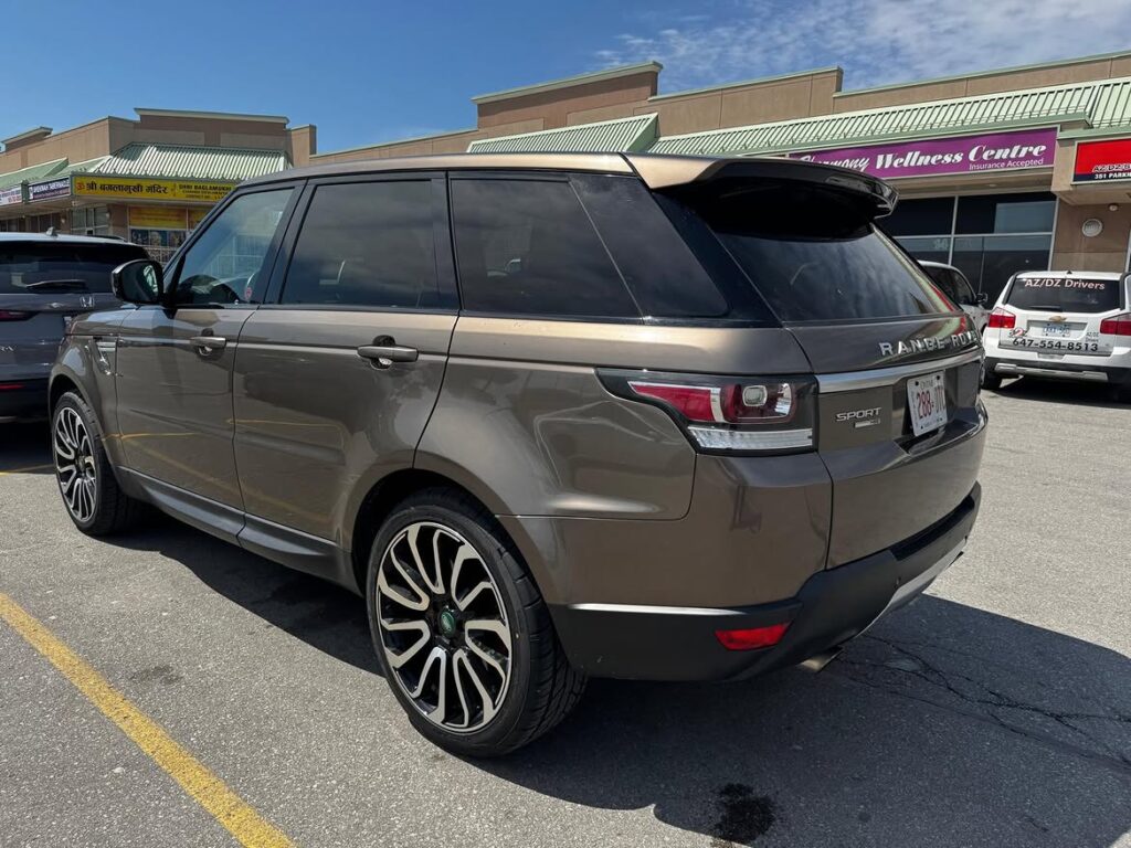 2014 Land Rover Range Rover Sport HSE — image 2
